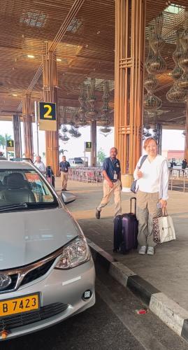 Airport Pickup Of Foreign Guest