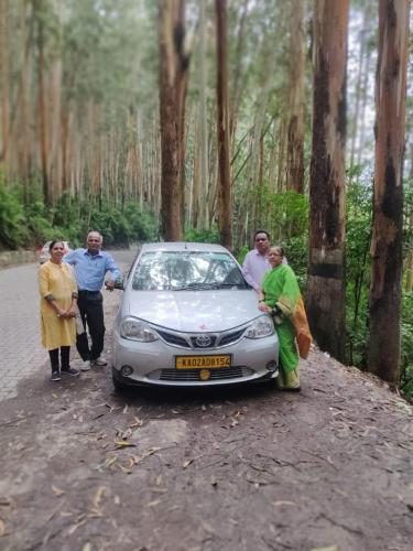 elderly couple at ooty